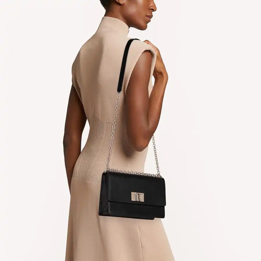 Borsa a spalla in pelle nera.