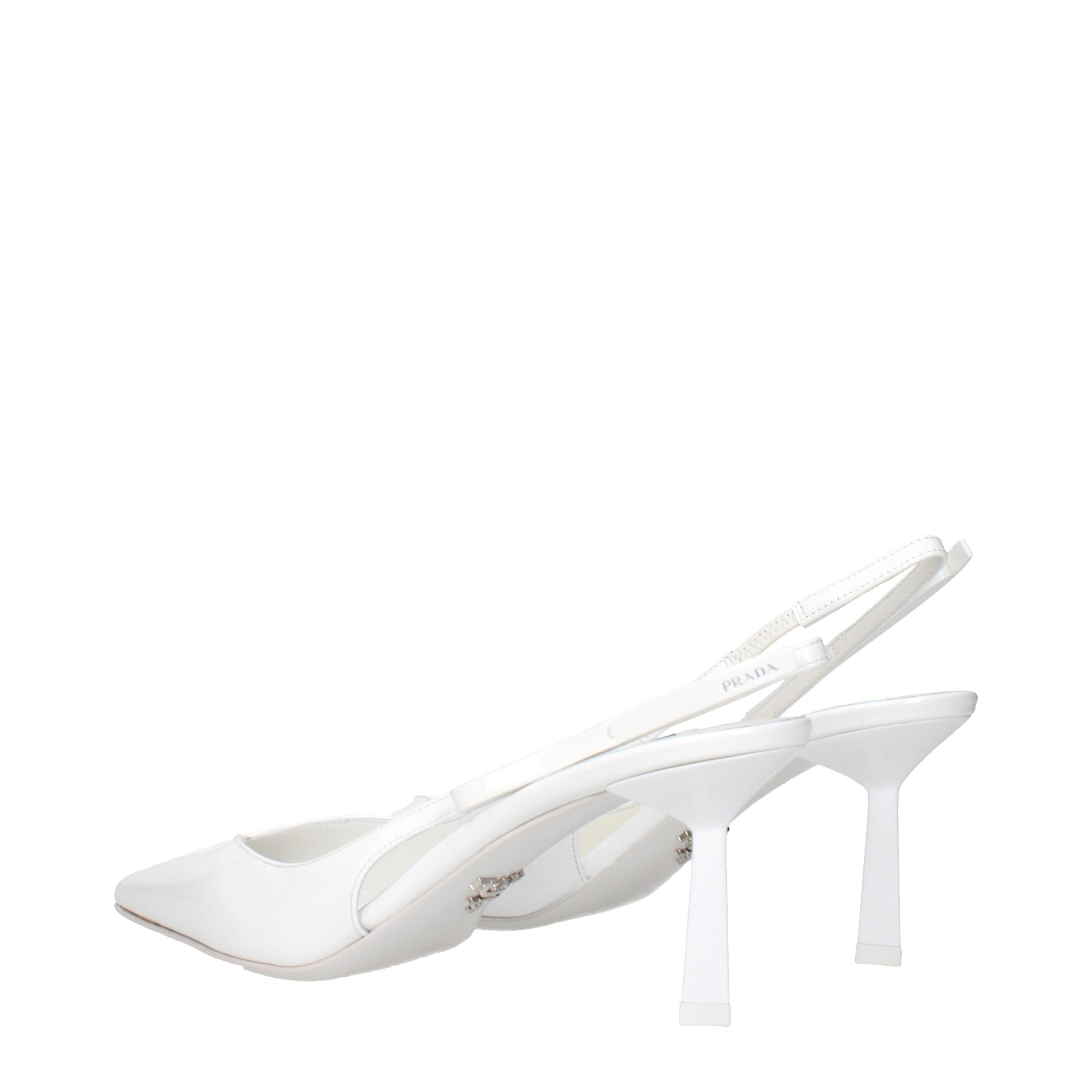 Décolleté Prada in pelle bianca con tacco alto