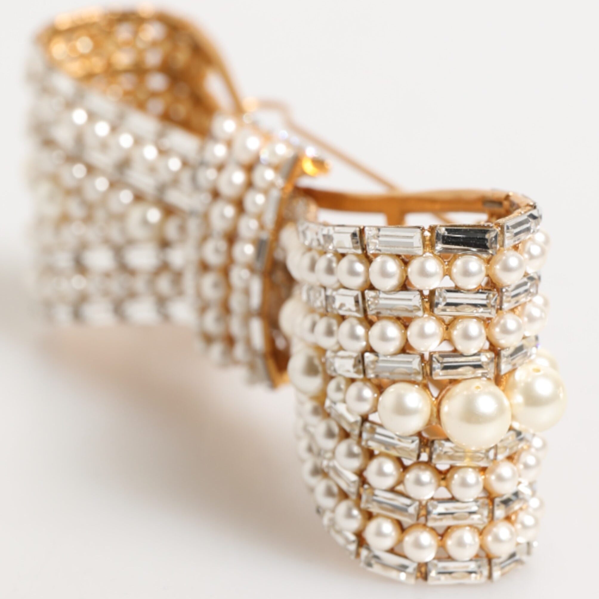 Dolce & Gabbana Gold Brass Glas Crystal Faux Pearl Embellished Brooch Dolce & Gabbana